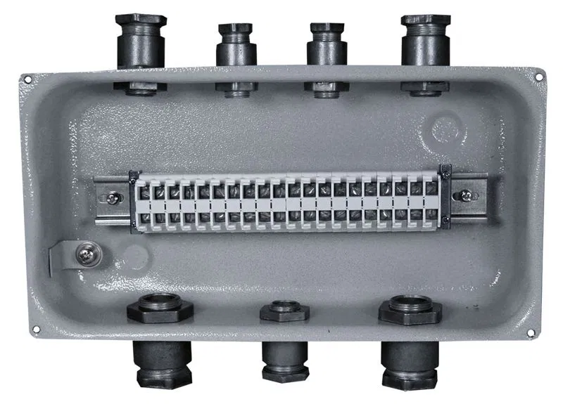 Коробка клеммная У-615 У2 20 клемм IP65 (метал. вводы) Электротехник ET011239