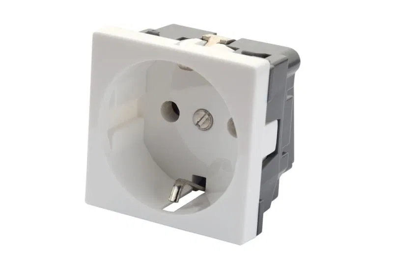 Розетка 2К+З немецкий стандарт 45х45мм бел. Eurolan 16V-10-04WT