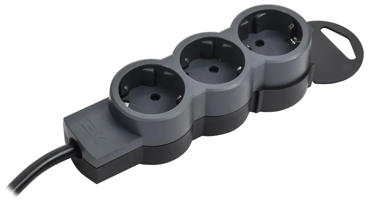 STANDARD Удлинитель У03 3 места 2P+PE 5м 3х1,5мм2 16А черный IEK 695020