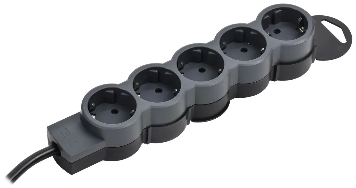 STANDARD Удлинитель У05 5 мест 2P+PE 5м 3х1,5мм2 16А черный IEK 695048