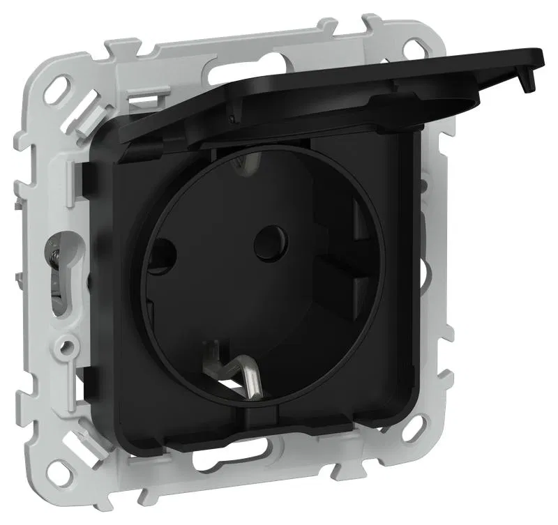 Розетка СП FLITE РСшкр11-1-44-ФлЧ 16А IP44 с заземл. с защ. шторками и крышкой безвинтовое крепление механизм черн. IEK FI-R16-16-1-44-K02