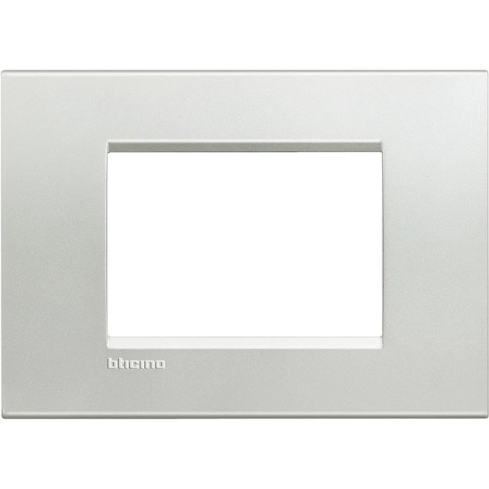 LivingLight Рамка прямоугольная, 3 модуля, цвет Серебро LNA4803AG Legrand
