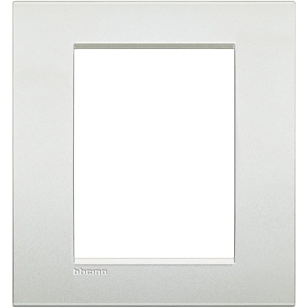 LivingLight Рамка AIR 3+3 модуля, цвет Белый жемчуг LNC4826PR Legrand