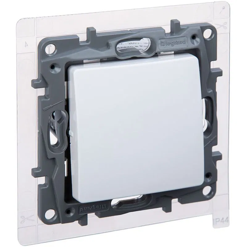 Переключатель 1-кл. Etika 10А IP44 250В безвинтов. зажимы бел. IEK 672207 Legrand (группа IEK)