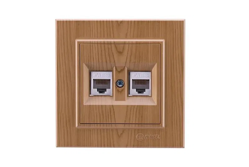 Розетка компьютерная 2-я CAT5 СП Karea IP20 дуб Makel 56101036